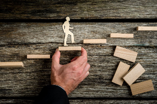 Oltre l’idea: mettersi in proprio oggi significa scegliere un modello (e capirne i limiti) - hubixiniziative.it